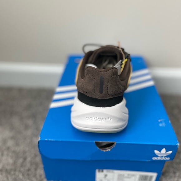 ADIDAS - Picture 4 of 9